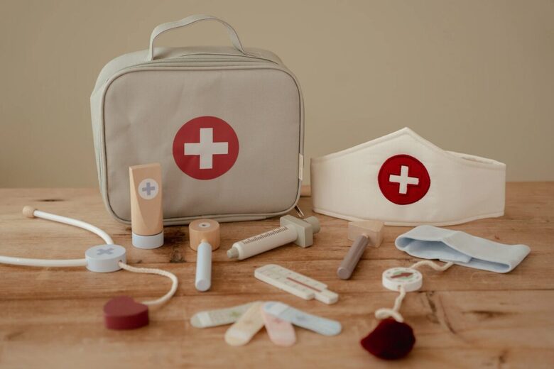 Little Dutch Doctor Set FSC 2547